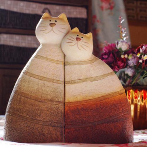 依偎的猫咪 一抹欧式彩绘粗陶中的温柔
